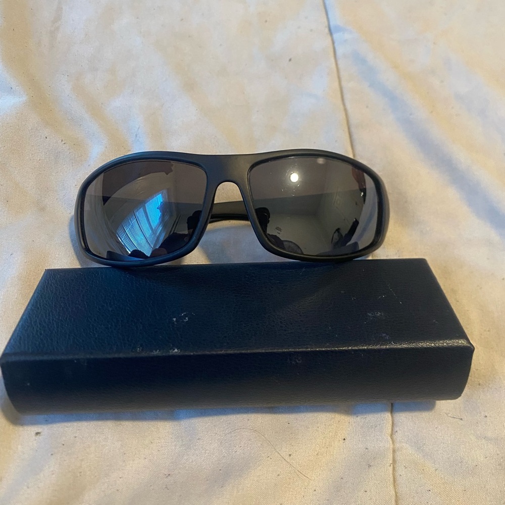 Piranha Black Aviator Sunglasses with Hard Case